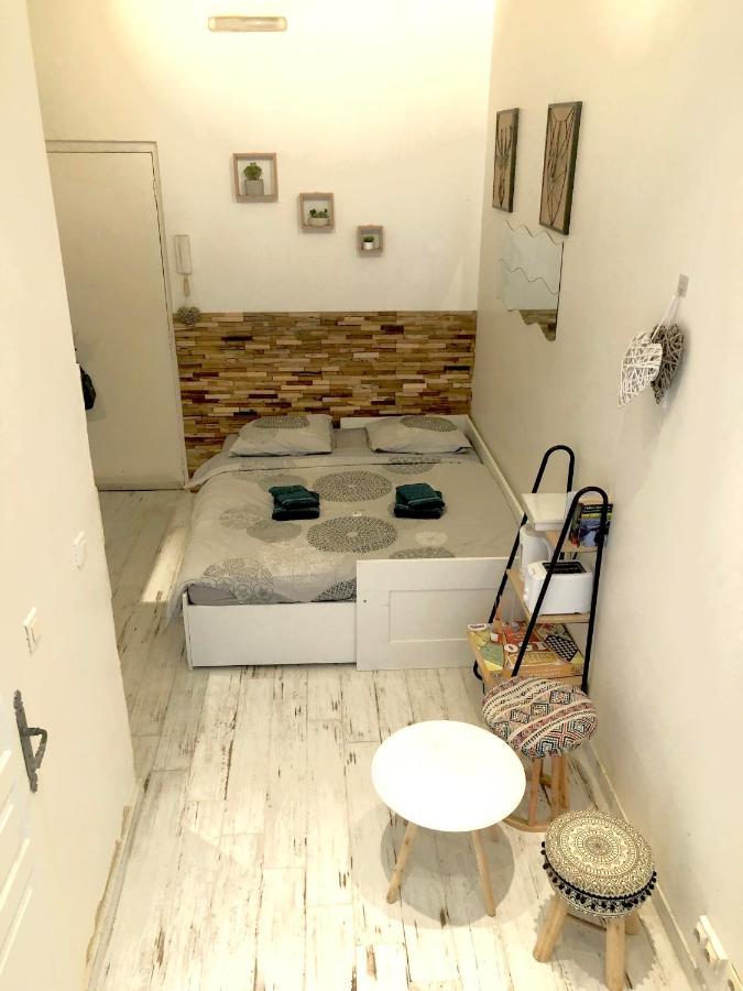 Cozy Nest Apartment Toulon Exterior photo