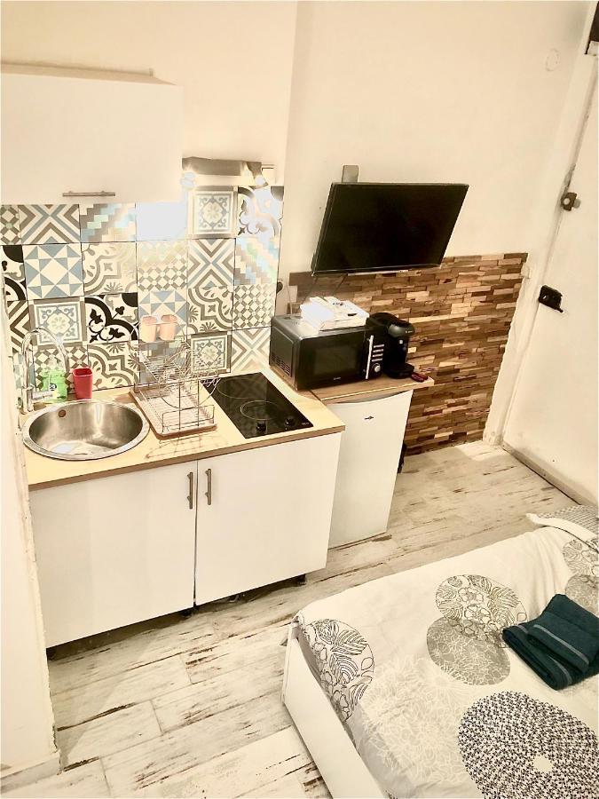 Cozy Nest Apartment Toulon Exterior photo